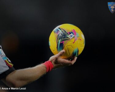 Muore il fisioterapista del Lecce, rinviato il match con l'Atalanta