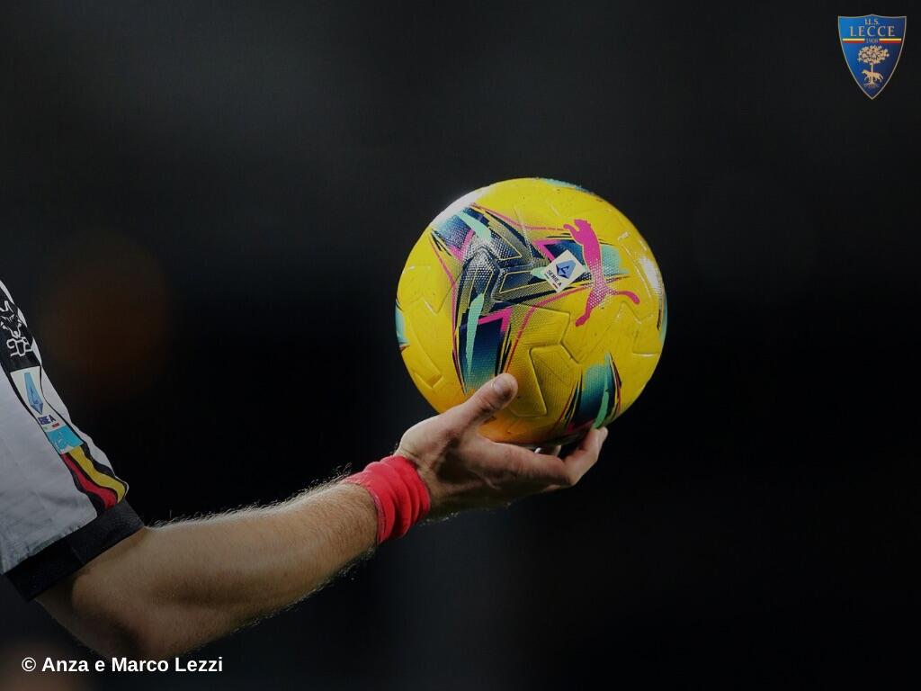 Muore il fisioterapista del Lecce, rinviato il match con l’Atalanta